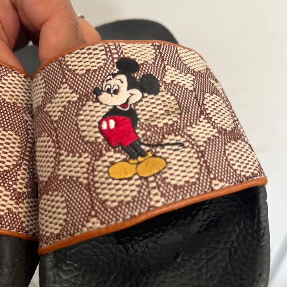 Disney x coach slides - Picture 3 of 5